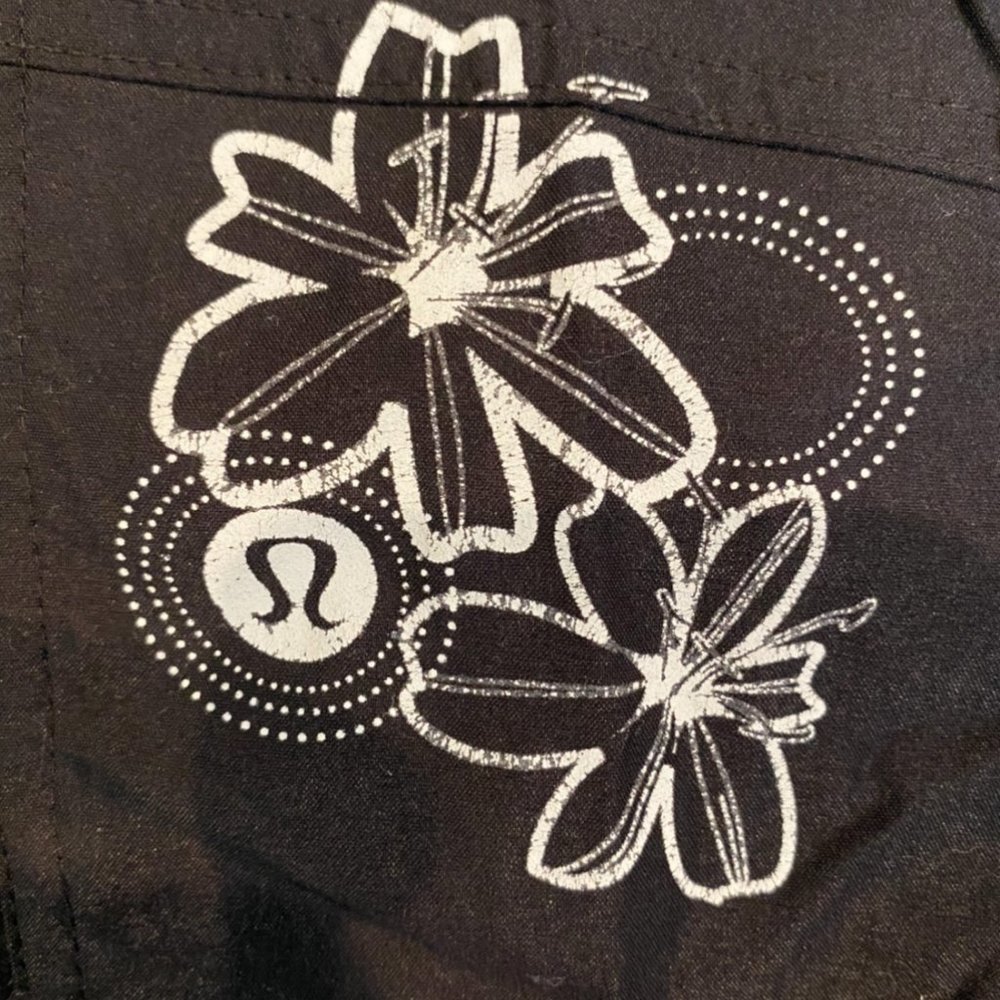 VINTAGE lululemon wide leg capri pants - Picture 4 of 5